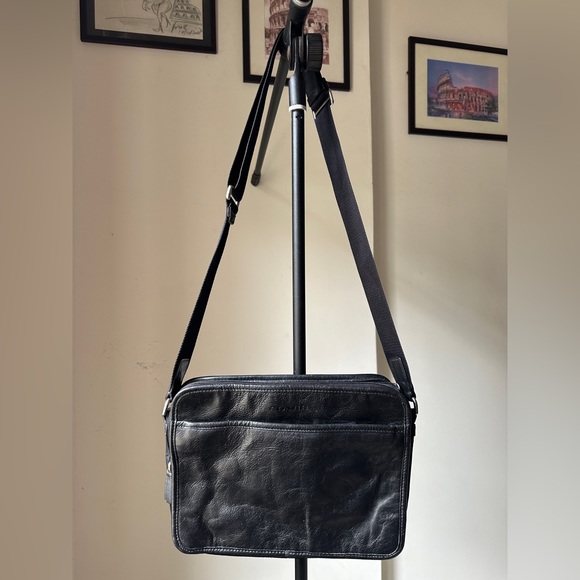 COACH Crossbody Bag - Picture 4 of 9